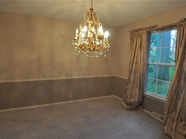 340 Plymouth Dr — Photo 6