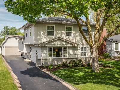 1019 N Webster St, Naperville, IL, 60563