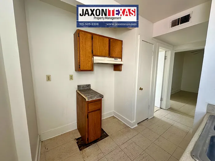 516 S Kansas St #205 — Photo 6