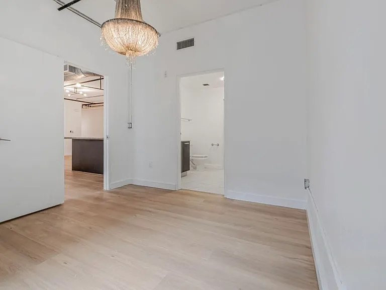 645 W 9th St #213 — Photo 14