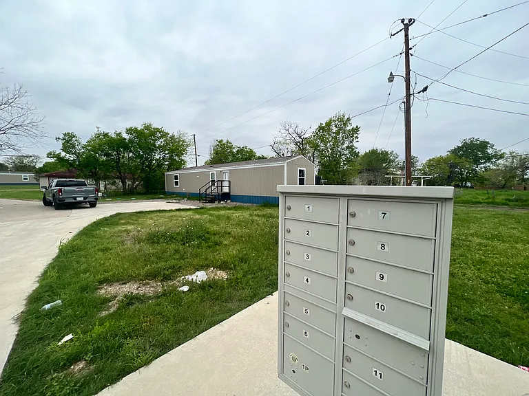 133 Old Bastrop Rd #E — Photo 4