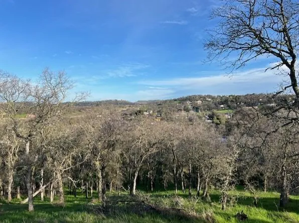 2768 Hoffman Dr, Valley Springs, CA 95252