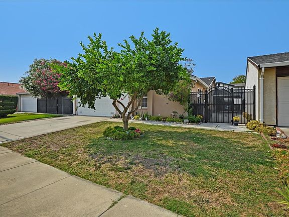 4th image of 1894 Edgestone Cir