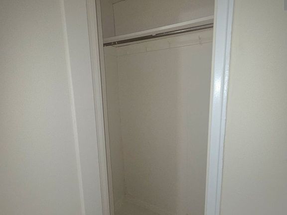 5th image of 192-20 67th Ave #B