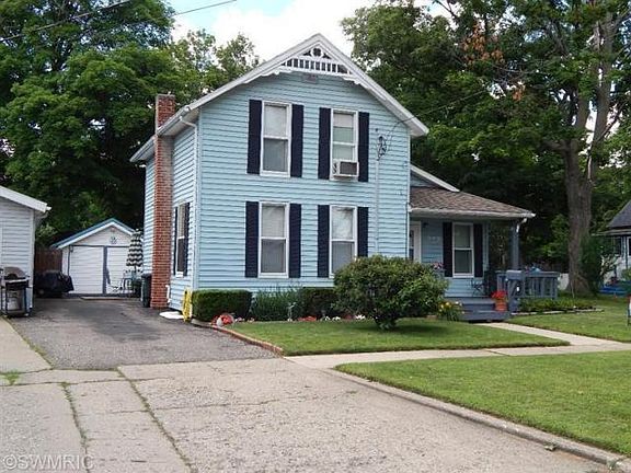 3rd image of 202 N Orange St