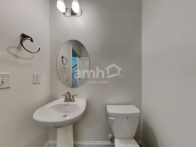 7056 Creeksong Dr — Photo 9