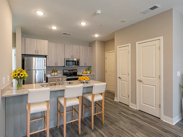 Brighton Crossing Apartments — Photo 43