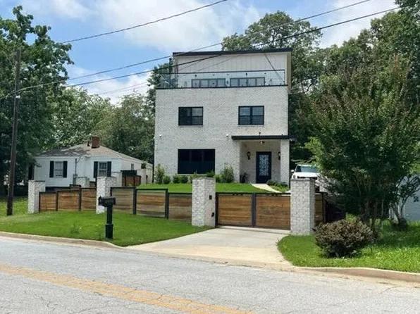4959 Lake Dr, Forest Park, GA 30297