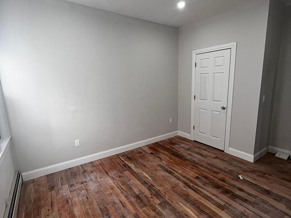 2nd image of 959 E 223rd St #3
