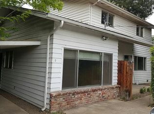 2445 E McAndrews Rd, Medford, OR 97504