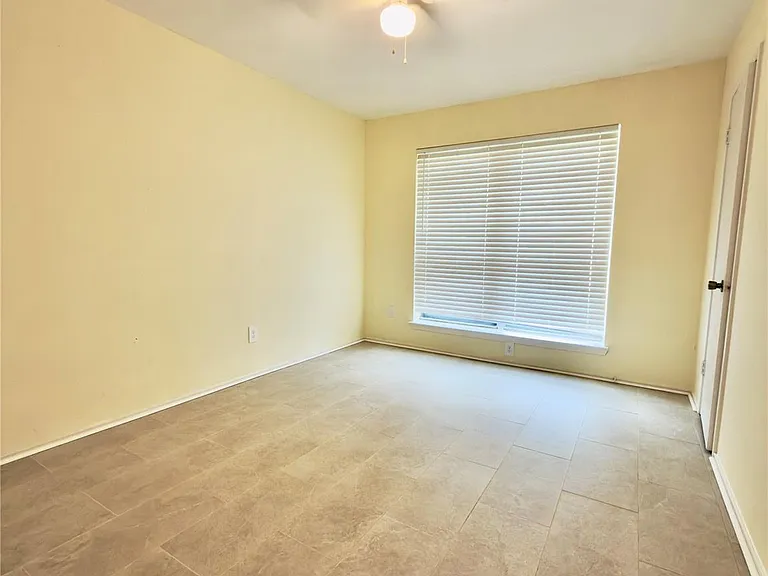 2607 Olympus Dr — Photo 12