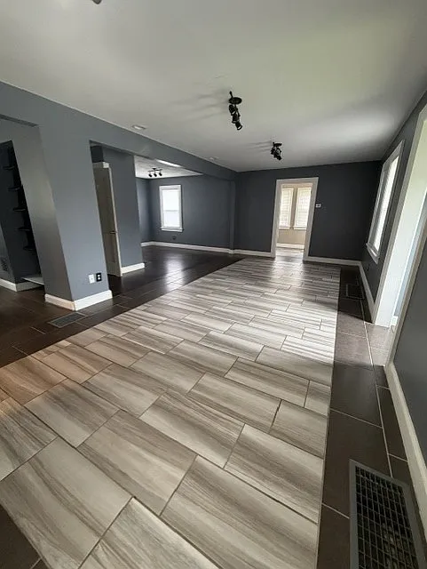 2 bed, 1100 sqft, $1,600 — Photo 4