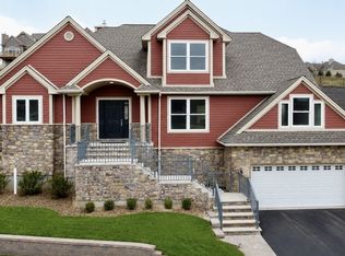 22 Woodcott Dr, Hamburg, NJ 07419