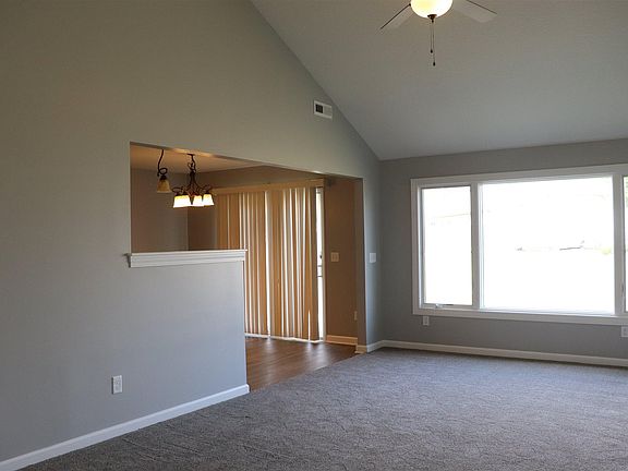 5th image of 170 W Cambridge Dr