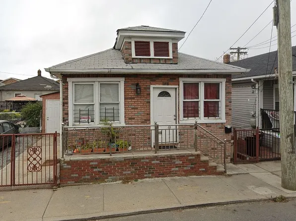 195 24th Bch, Far Rockaway, NY 11691
