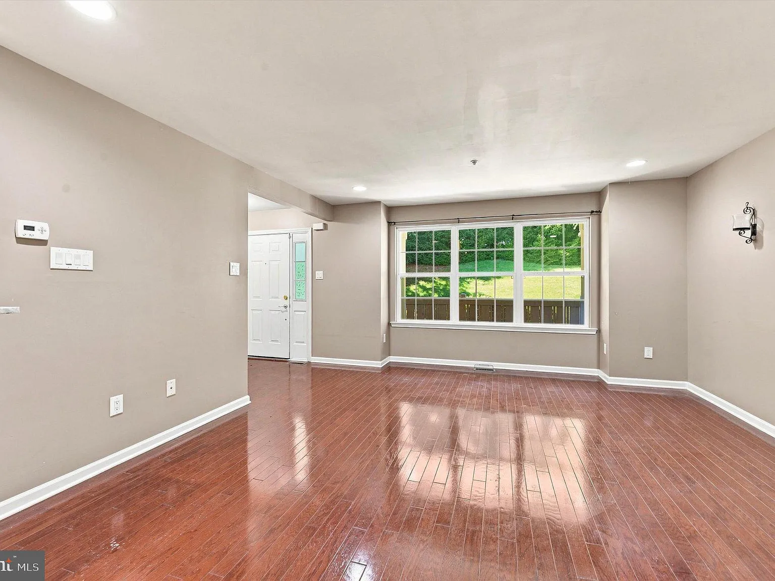2 bed, 2.5 bath, 1258 sqft, $2,500 — Photo 4