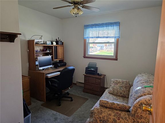 3rd image of 409 E Spring St