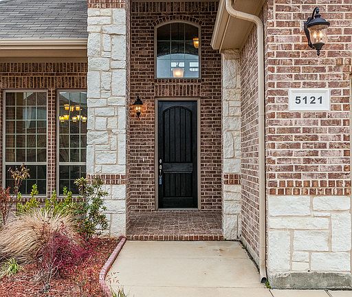 3rd image of 5121 Vieques Ln