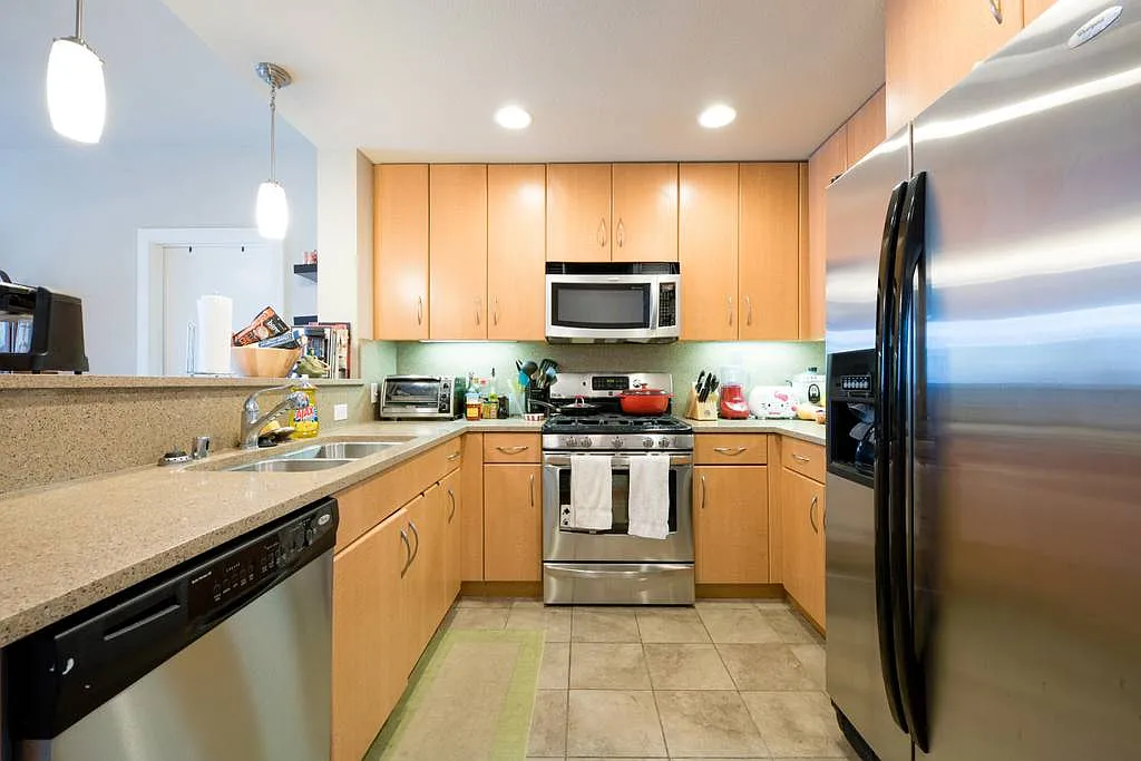 2 bed, 1100 sqft, $3,300 — Photo 4