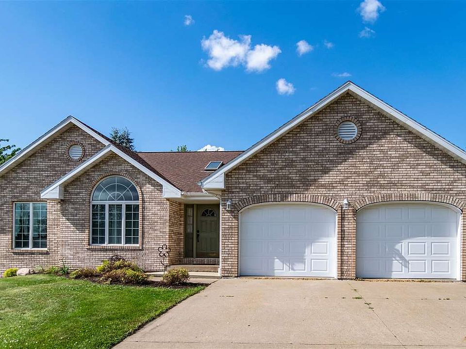 1st image of 16847 Country Club Dr