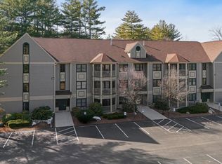 3 Bartemus Trl APT 208, Nashua, NH 03063