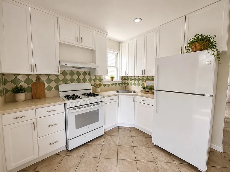 5 Daly St #2 — Photo 3