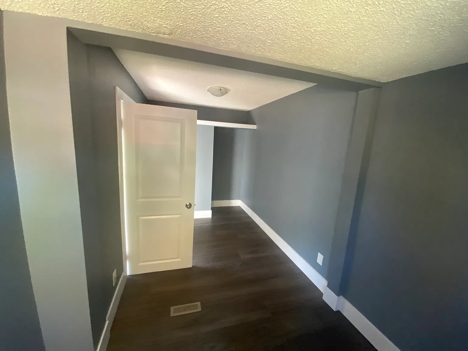 Balwin/ North Edmonton Single Family Home — Photo 3