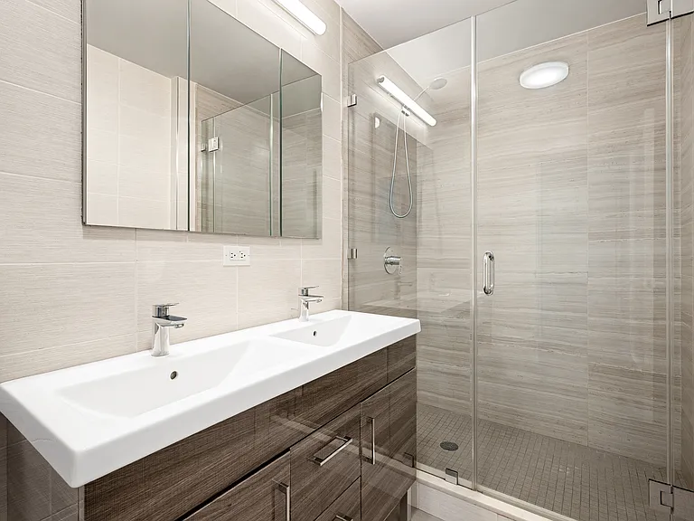 210 W 70th St #509 — Photo 11