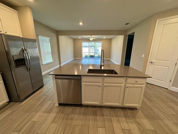 4th image of 119 Tilden Ct