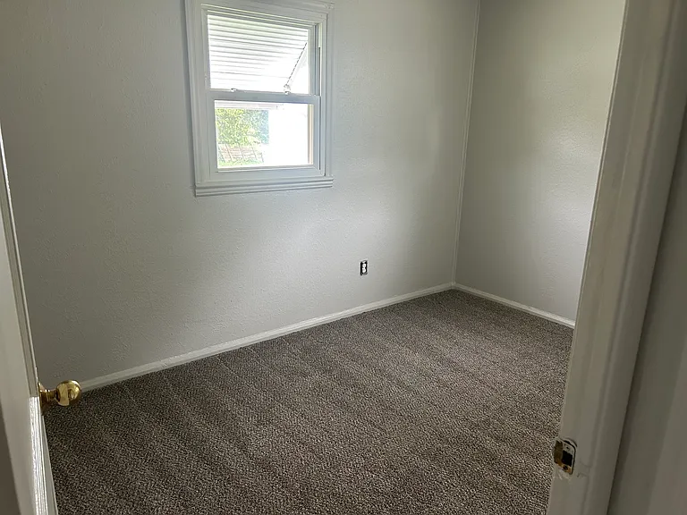 2733 Morton Dr — Photo 6