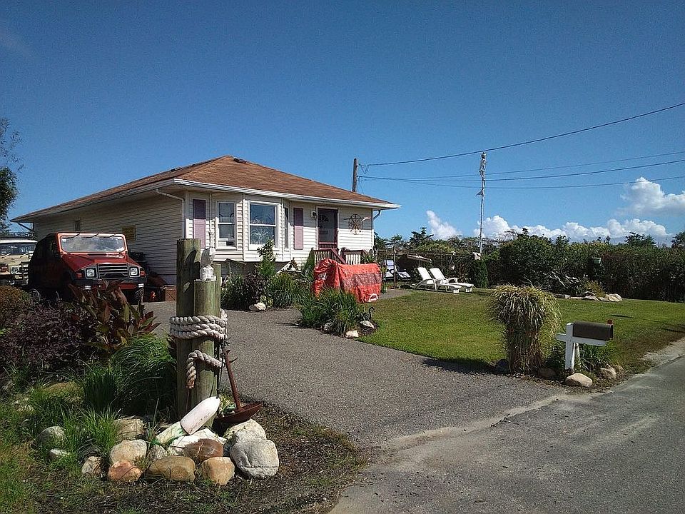 2nd image of 31 Locust Dr