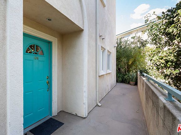 3rd image of 2663 Montrose Ave #104