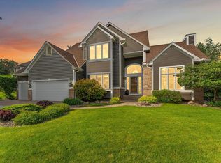 11582 Raspberry Hill Rd, Eden Prairie, MN 55344