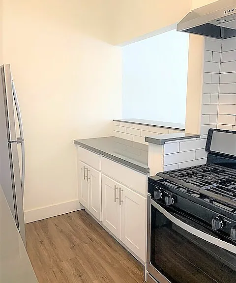 1819 E 4th St — Photo 16