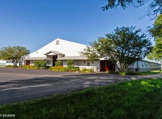 2411 Country Club Rd, Woodstock, IL 60098