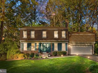 9910 Dale Ridge Ct, Vienna, VA 22181