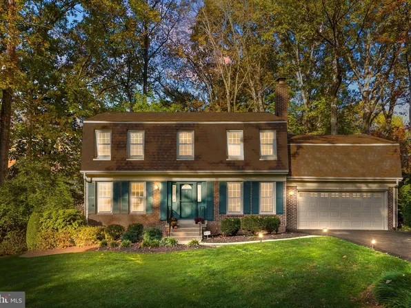 9910 Dale Ridge Ct, Vienna, VA 22181