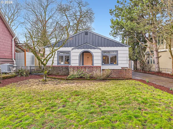 7033 N Greenwich Ave, Portland, OR 97217