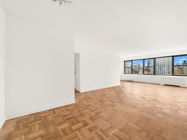 360 East 72nd Street image 5 of 9