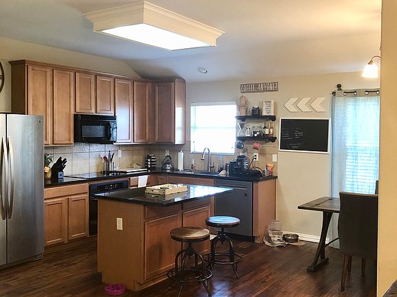 4th image of 4941 Giordano Way