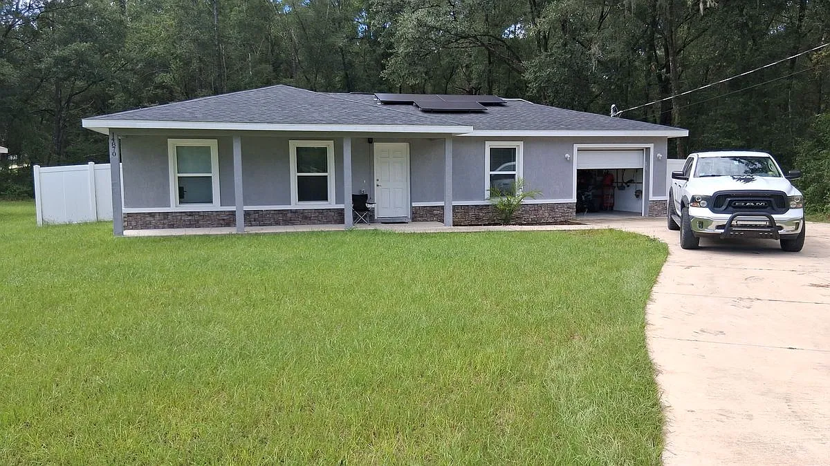 3 bed, 2.0 bath, 1047 sqft, $1,700 — Photo 1