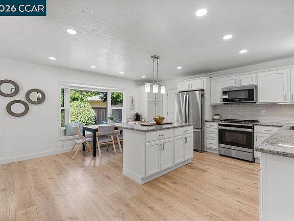 3rd image of 1139 Lovell Ct