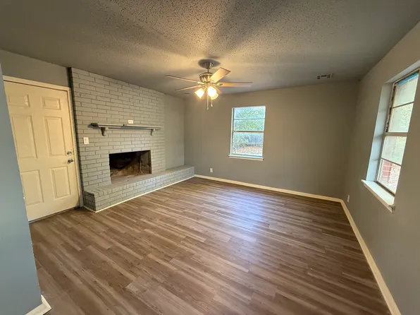 1233 NW 94th St, Oklahoma City, OK 73114