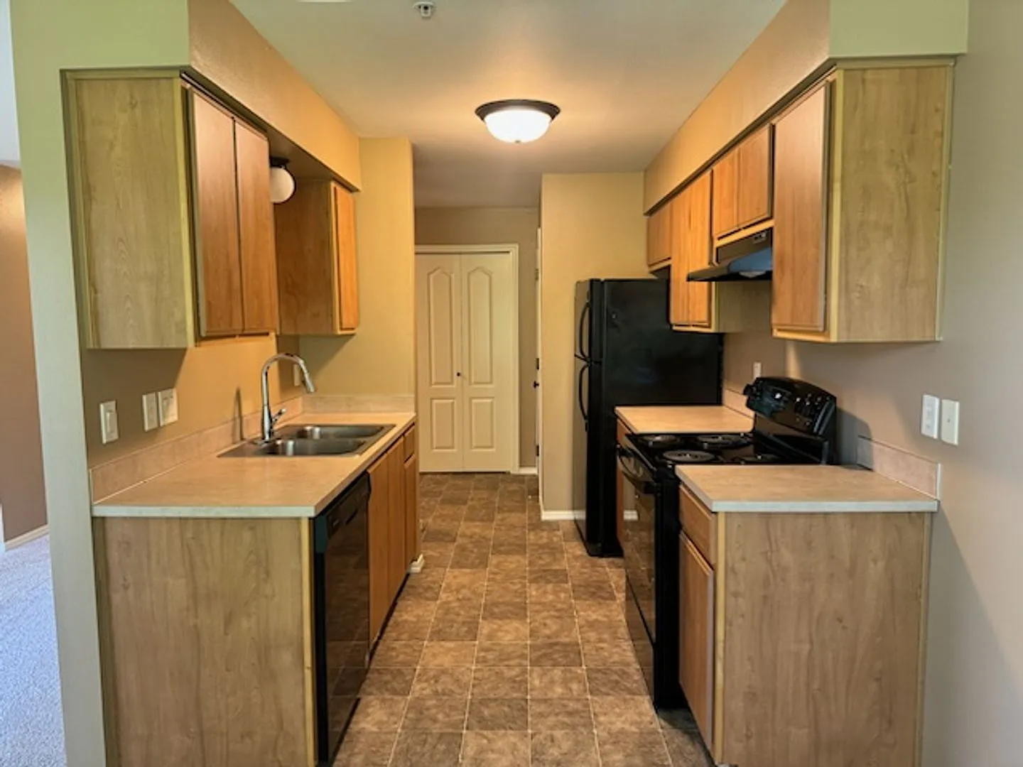 195-Santiam Village Apartments — Photo 4