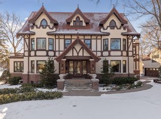 2504 Euclid Pl, Minneapolis, MN 55405