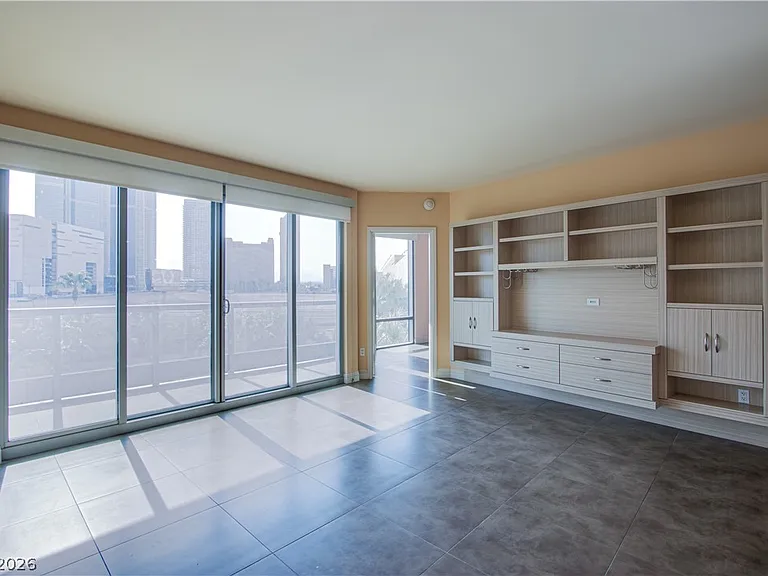 222 Karen Ave #306 — Photo 11