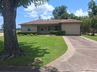 1116 Southampton St, Angleton, TX 77515