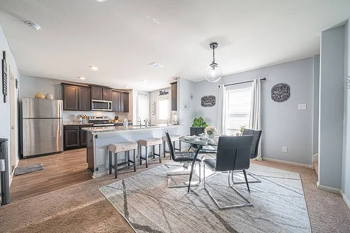 3 bed, 2.5 bath, 1428 sqft, $3,800 — Photo 3