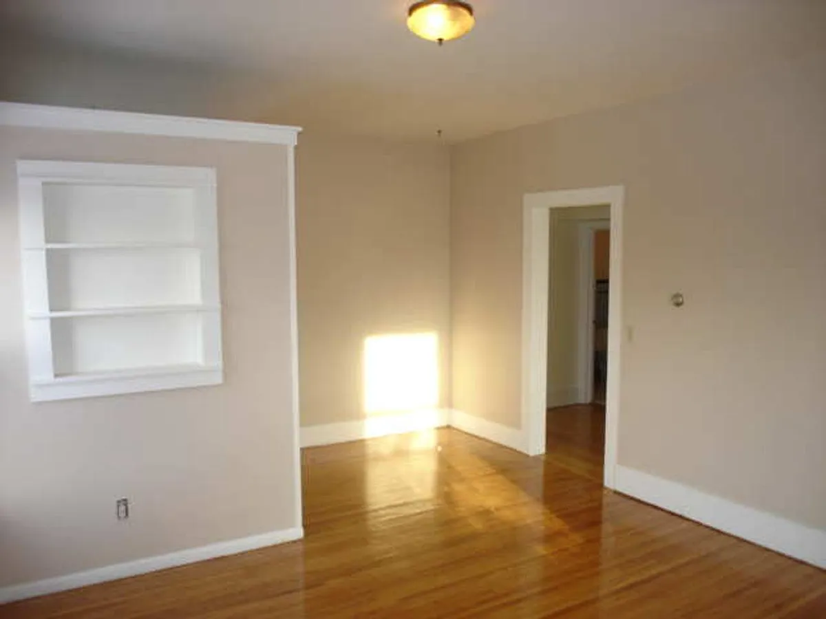Building Photo - 703 E Gorham St