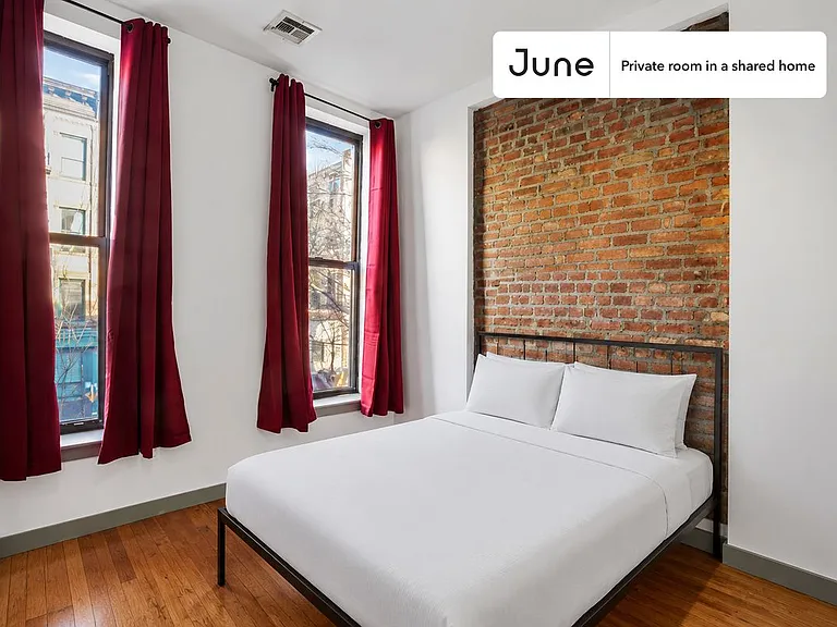310 Tompkins Ave #A — Photo 1